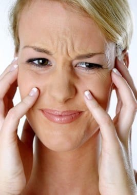 Masajul facial: Zece minute pentru a-ţi remodela SINGURĂ chipul